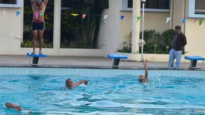 8-year-old swimmers made to wait in wintry night till 11 pm in Nagpur