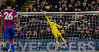 David de Gea sent Manchester United a transfer reminder during Crystal Palace draw