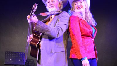 Dolly and Mick theatre review: A middle-aged love affair with a country and western twang