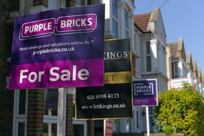 House price decline gained momentum in all regions across England last month