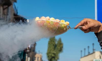 Children hurt eating liquid nitrogen ‘dragon’s breath’ snack in Indonesian Tiktok trend