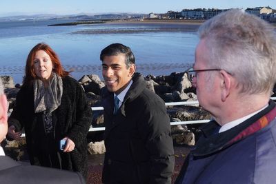Passer-by asks Sunak for ’20 quid for heating bill’ during Morecambe walkabout