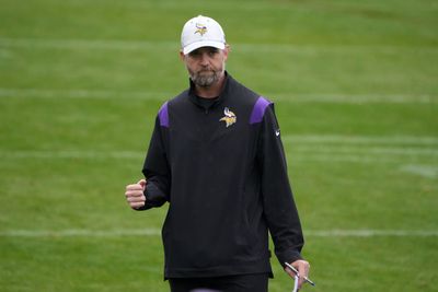 Vikings OC Wes Phillips declines interview with Chargers, will return next season