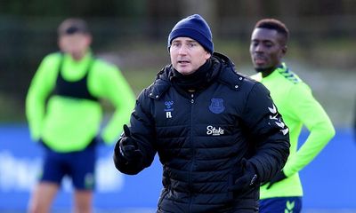 Lampard calls on Everton players to be ‘unselfish’ and focus on relegation battle