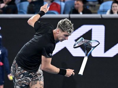 Kokkinakis falls to Murray in marathon