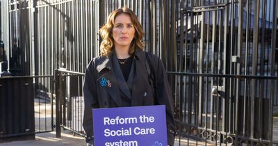 Nottingham actress Vicky McClure hands dementia letter to Downing Street