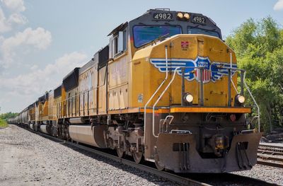Railroad's plan to test idea to cut train crews put on hold