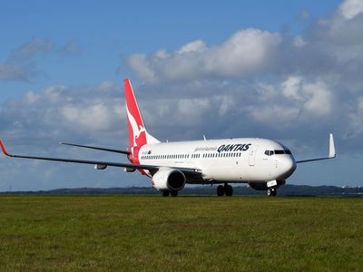 U-turn after third Qantas flight problem