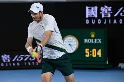 Murray blames balls for long rallies at Australian Open