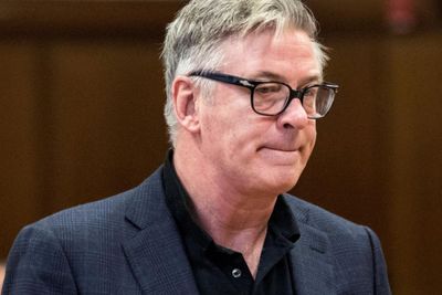 Baldwin charges spur debate on responsibility for guns on set
