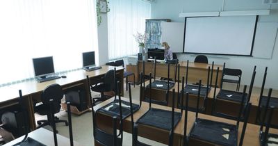 Teachers in Wales offered one-off payment as strikes and school closures loom