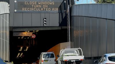 Calls to standardise Sydney's 'patchwork' of tolls as new WestConnex tunnel opens