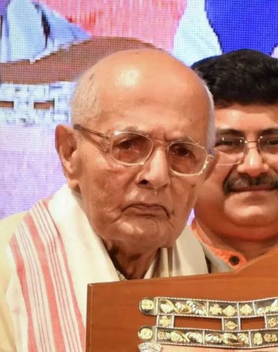 Jnanpith awardee Nilmani Phookan dies