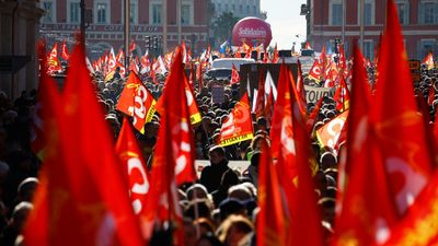 Battlelines drawn as fight over French pension reform gathers pace
