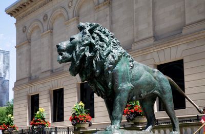Payroll manager at Chicago's Art Museum charged after $2 million fraud scheme