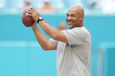 Report: Dolphins RB coach Eric Studesville to interview for Commanders’ OC role