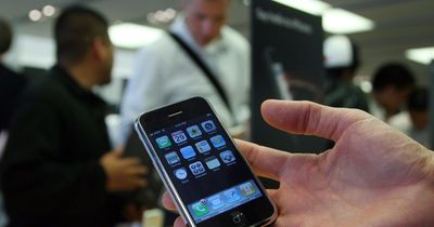 Warning to those with older phones as 3G networks to be scrapped starting this year