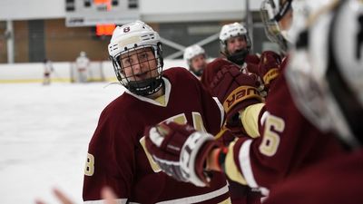 Australian girls ice hockey team going the extra mile for World Championships