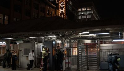 Riders decry CTA conditions, DCFS sued for holding foster children in jail and more in your Chicago news roundup