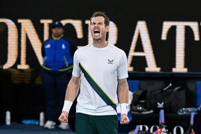 Murray, Djokovic to defy aches and pains at Australian Open