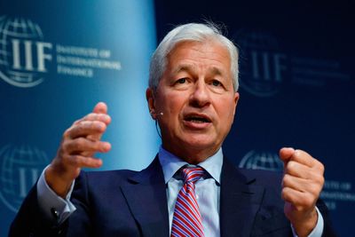 Jamie Dimon is going to make a lot less than he did last year as he joins Apple's Tim Cook as the latest big CEO to lose out on a bigger payday