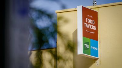 NT Police confirm Todd Tavern liquor licence suspended over alleged domestic violence amid Alice Springs crime spike