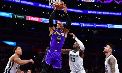 Lakers player grades: L.A. snatches victory from the jaws of the Grizzlies