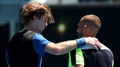 Dan Evans gives Andrey Rublev a banana in Australian Open act of sportsmanship