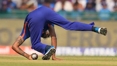 Watch: Hardik Pandya's one-handed screamer off his own bowling to dismiss Devon Conway