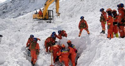 Tibet avalanche: Death toll hits 28 after drivers buried alive in deep snow