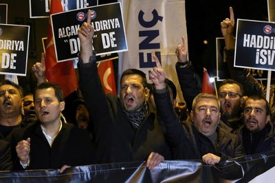 Anti-Turkey demo in Sweden deepens tensions over NATO bid