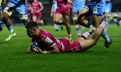 Henry Slade shows his old class as Exeter overcome card-happy Castres