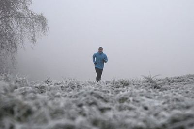 London weather: Capital warned of possible travel delays as ‘freezing fog’ hits UK