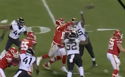 An injured Patrick Mahomes threw a gutsy TD pass off one foot and NFL fans couldn’t believe his toughness
