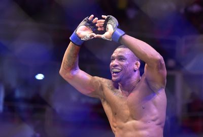 Jailton Almeida def. Shamil Abdurakhimov at UFC 283: Best photos