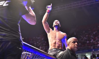 Gabriel Bonfim def. Mounir Lazzez at UFC 283: Best photos
