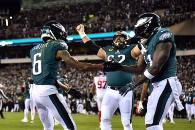 Eagles demolish Giants in first half, again