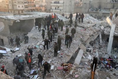 Building collapse in Syrian city of Aleppo leaves 10 dead