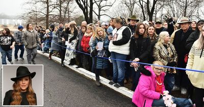 Lisa Marie Presley memorial: Elvis fans line the street at Graceland to pay tribute