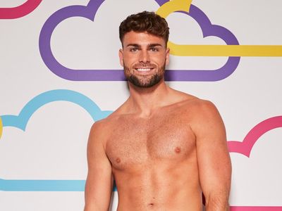 Love Island: Who is bombshell contestant Tom? Meet the Macclesfield FC footballer