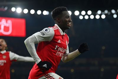 Arsenal beat Man Utd to make Premier League title statement