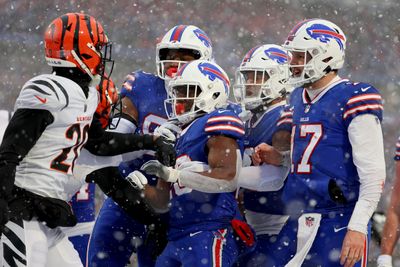 Josh Allen bulls way into end zone for Bills touchdown