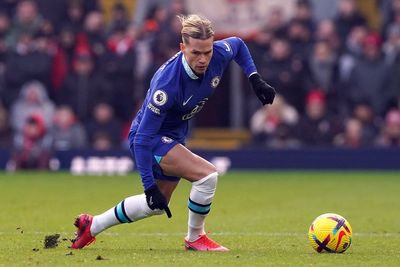 Cesar Azpilicueta advises ‘very confident’ Mykhailo Mudryk to ignore price tag