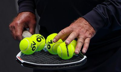 Australian Open to stick with Dunlop despite criticism over fluffy balls
