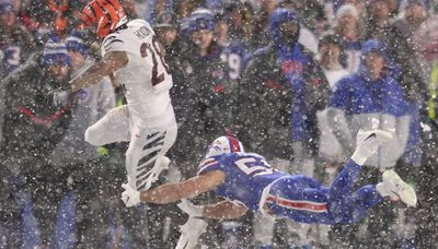 Marv Levy roots on his Bills, but Bengals take battle of Super Bowl title-less teams