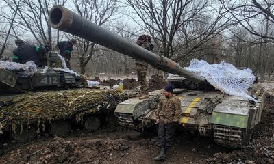 Russia-Ukraine war: Germany ‘not blocking export of Leopard tanks’, says EU foreign policy chief  – as it happened