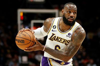 Lakers rally to stun Trail Blazers, Nets down Warriors