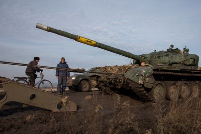 EU approves more military aid to Ukraine, Germany faces pressure on tanks