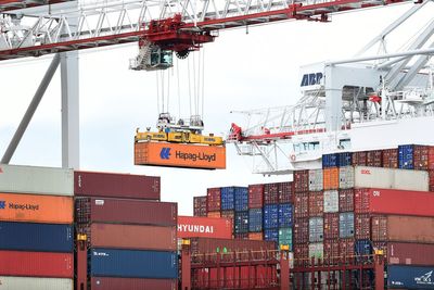 Brexit: UK set to hit £1trn export target 15 years late