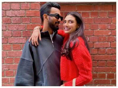 After Ajay Devgn, Sanjay Dutt and Esha Deol shower blessings on Athiya Shetty and KL Rahul ahead of their wedding - See posts